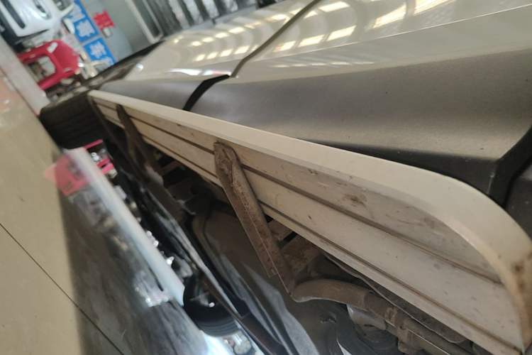 Used Toyota RAV4 2018 2.5L Automatic 4x4 Elite i Edition Left Side Sill