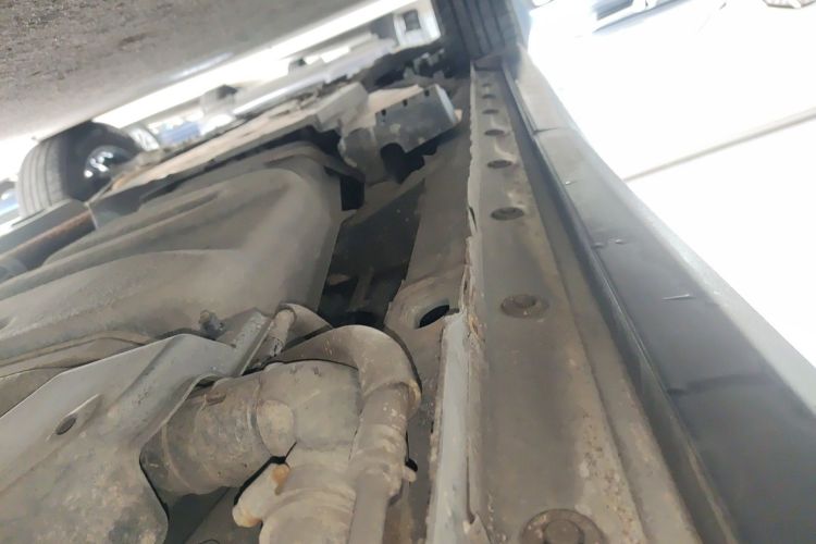 Used Toyota RAV4 2018 2.0L CVT Two-Wheel Drive Fashion X Edition Left Side Sill