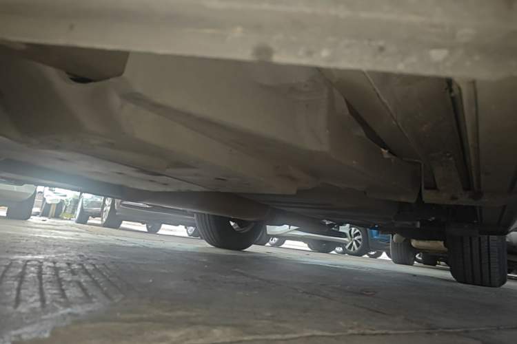 Used Toyota RAV4 2018 2.0L CVT Two-Wheel Drive Fashion X Edition Left Side Sill