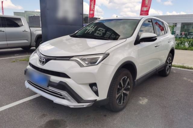 Ojetý Toyota RAV4 2018 2.0L CVT Two-Wheel Drive Fashion X Edition