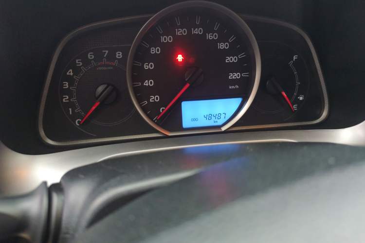 Used Toyota RAV4 2018 2.0L CVT Two-Wheel Drive Fashion X Edition Odometer Close Up