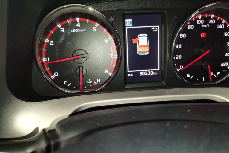 Used Toyota RAV4 2018 2.5L Automatic 4x4 Elite i Edition Odometer Close Up