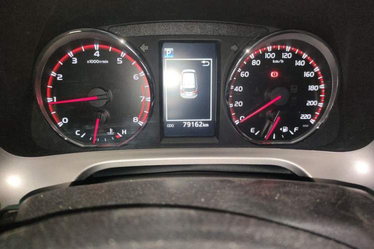 Used Toyota RAV4 2018 2.5L Automatic 4x4 Elite i Edition Odometer Close Up