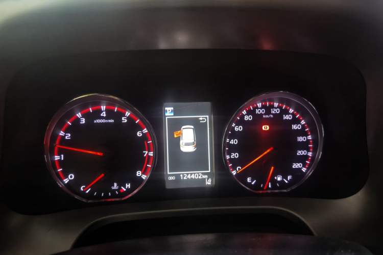 Used Toyota RAV4 2018 2.5L Automatic 4x4 Elite i Edition Odometer Close Up