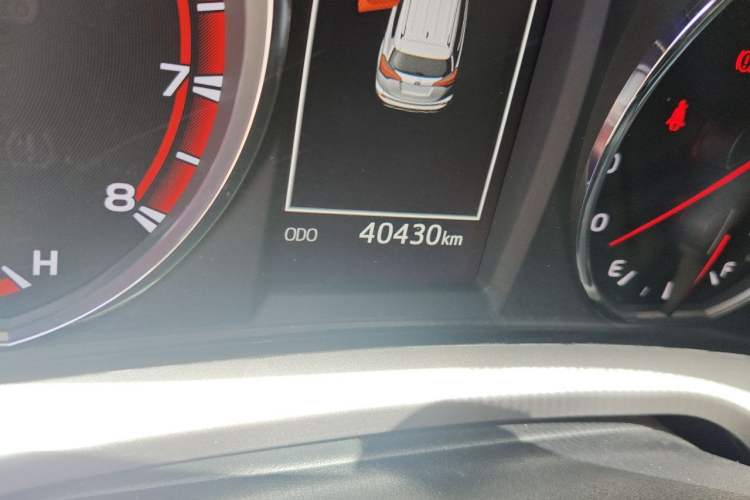 Used Toyota RAV4 2018 2.5L Automatic 4x4 Elite i Edition Odometer Close Up