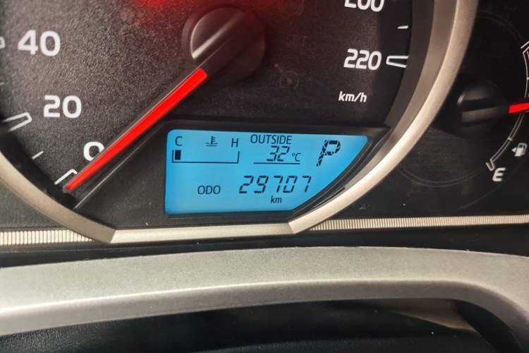 Used Toyota RAV4 2018 2.0L CVT Two-Wheel Drive Fashion X Edition Odometer Close Up