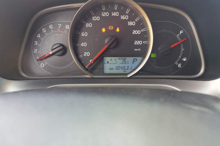 Used Toyota RAV4 2018 2.0L CVT Two-Wheel Drive Fashion X Edition Odometer Close Up