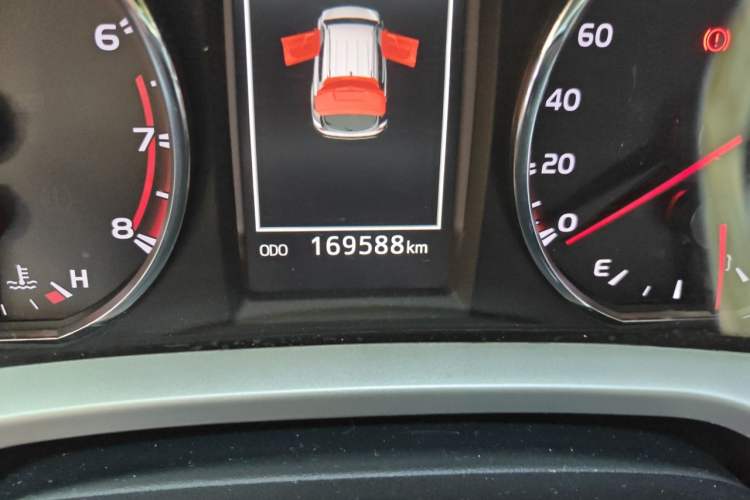 Used Toyota RAV4 2018 2.5L Automatic 4x4 Elite i Edition Odometer Close Up