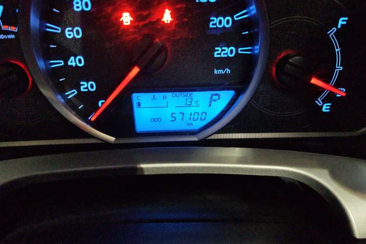 Used Toyota RAV4 2018 2.0L CVT Two-Wheel Drive Fashion X Edition Odometer Close Up
