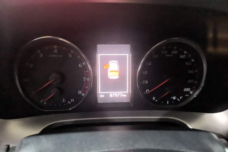 Used Toyota RAV4 2018 2.5L Automatic 4x4 Elite i Edition Odometer Close Up