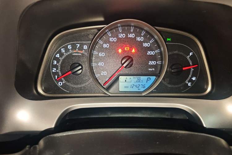 Used Toyota RAV4 2018 2.0L CVT Two-Wheel Drive Fashion X Edition Odometer Close Up