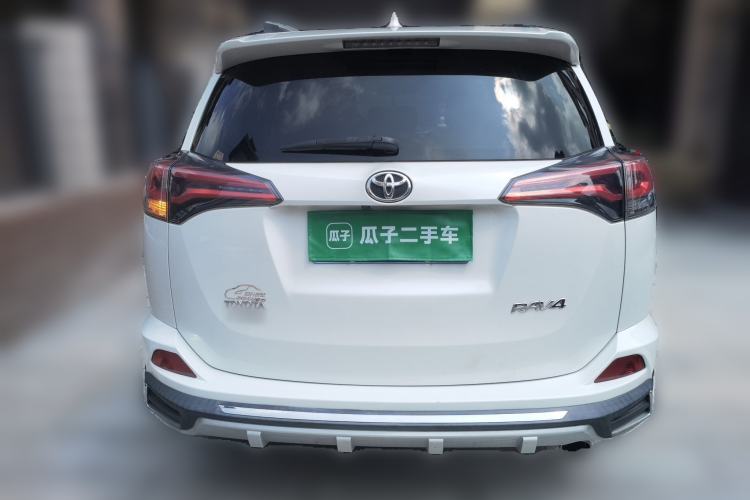 Used Toyota RAV4 2018 2.0L CVT Two-Wheel Drive Fashion X Edition Rear