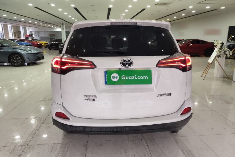 Used Toyota RAV4 2018 2.0L CVT Two-Wheel Drive Fashion X Edition Rear