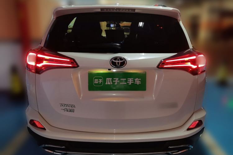 Used Toyota RAV4 2018 2.0L CVT Two-Wheel Drive Fashion X Edition Rear