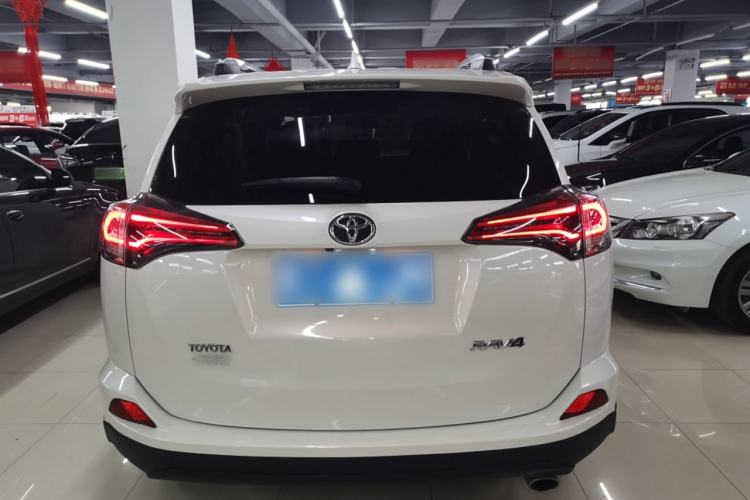 Used Toyota RAV4 2018 2.0L CVT Two-Wheel Drive Fashion X Edition Rear