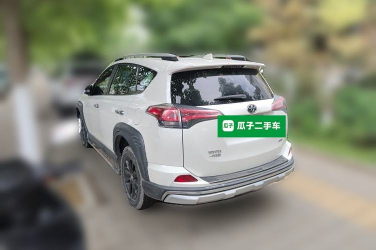 Used Toyota RAV4 2018 2.0L CVT Two-Wheel Drive Fashion X Edition Rear Left 45 Deg