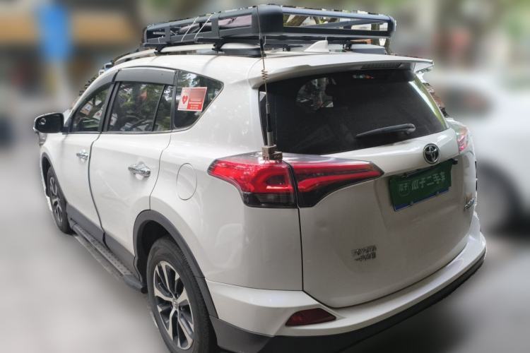 Used Toyota RAV4 2018 2.0L CVT Two-Wheel Drive Fashion X Edition Rear Left 45 Deg