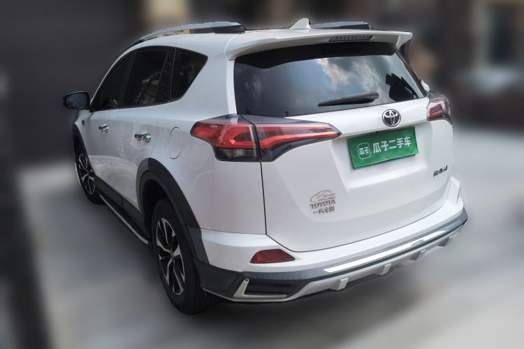 Used Toyota RAV4 2018 2.0L CVT Two-Wheel Drive Fashion X Edition Rear Left 45 Deg