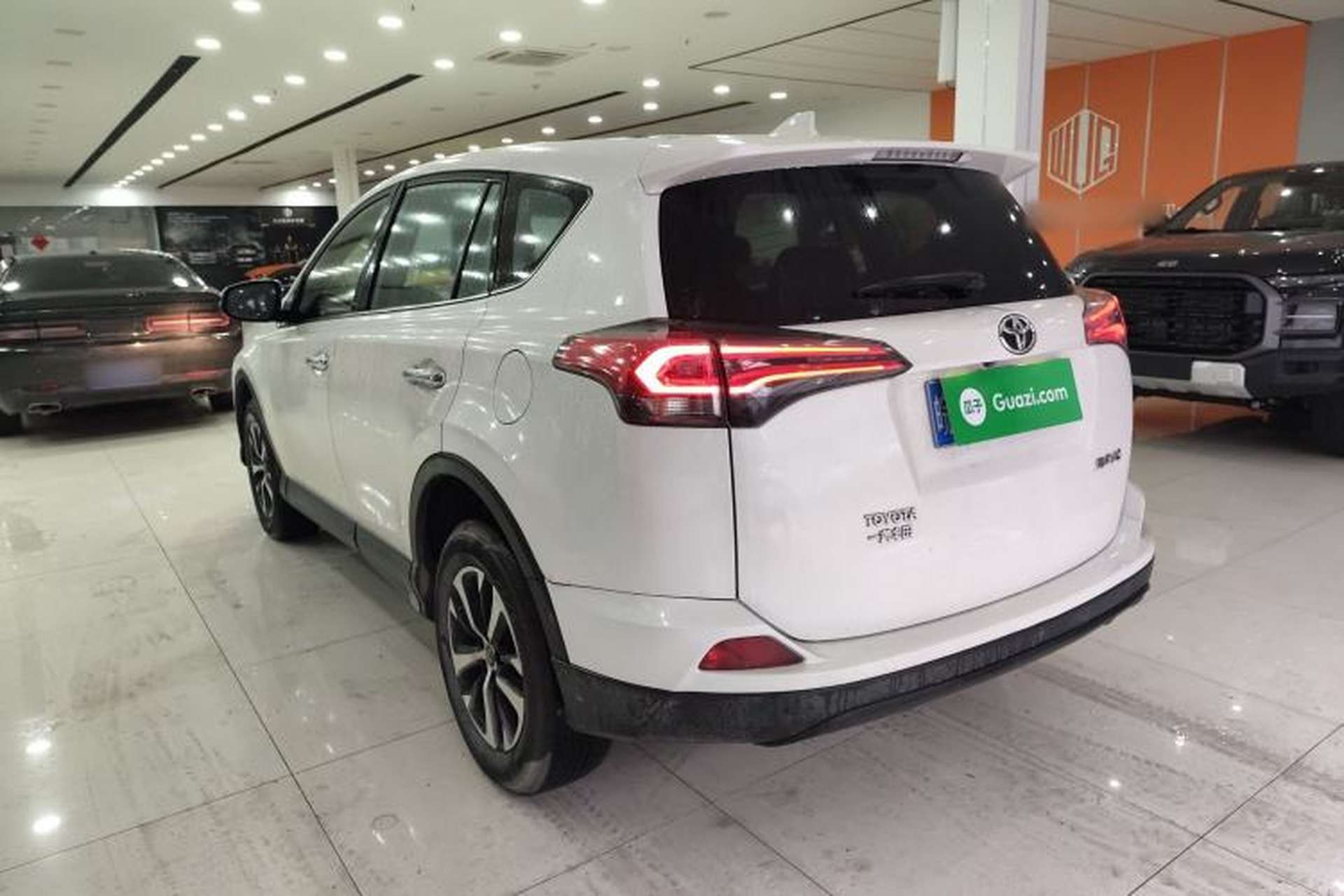 Used Toyota RAV4 2018 2.0L CVT Two-Wheel Drive Fashion X Edition Rear Left 45 Deg