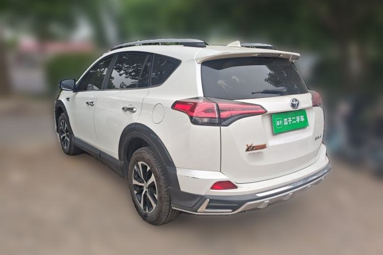 Used Toyota RAV4 2018 2.0L CVT Two-Wheel Drive Fashion X Edition Rear Left 45 Deg