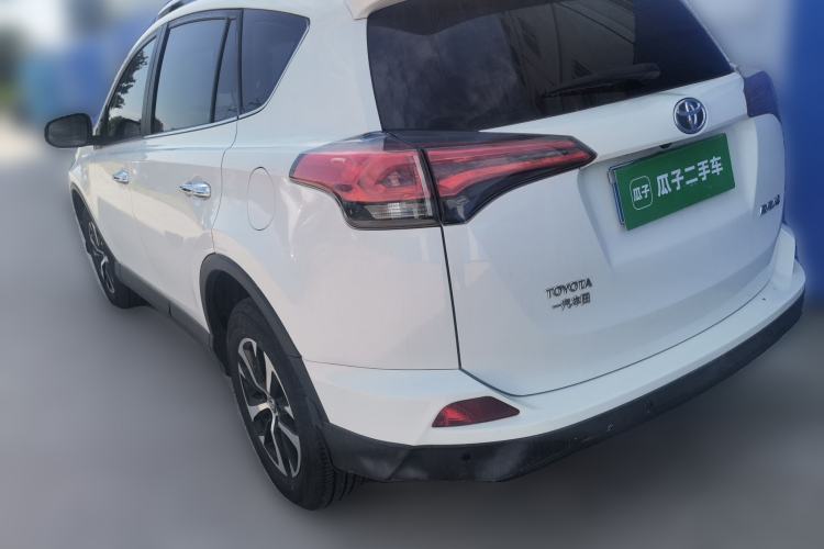 Used Toyota RAV4 2018 2.0L CVT Two-Wheel Drive Fashion X Edition Rear Left 45 Deg