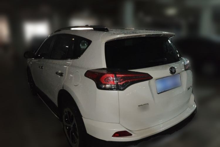 Used Toyota RAV4 2018 2.0L CVT Two-Wheel Drive Fashion X Edition Rear Left 45 Deg