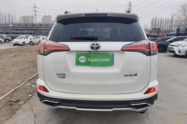 Used Toyota RAV4 2018 2.0L CVT Two-Wheel Drive Fashion X Edition Rear