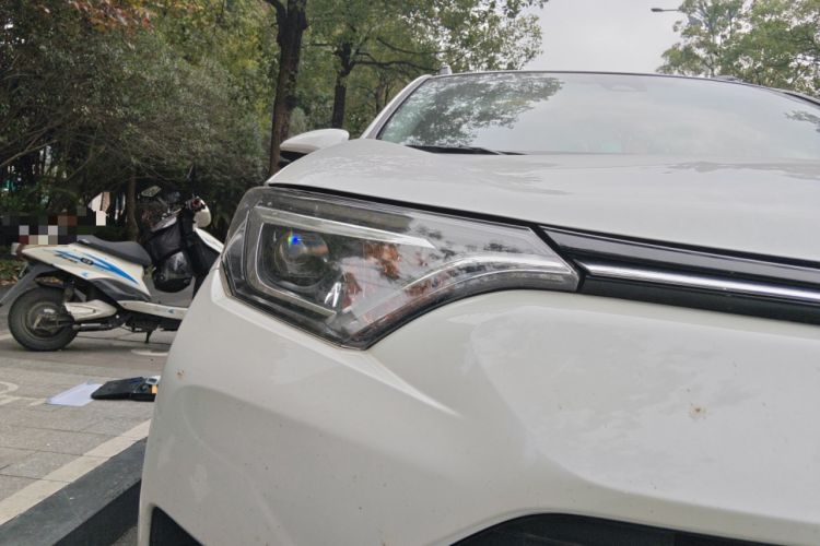 Used Toyota RAV4 2018 2.5L Automatic 4x4 Elite i Edition Right Front Headlight