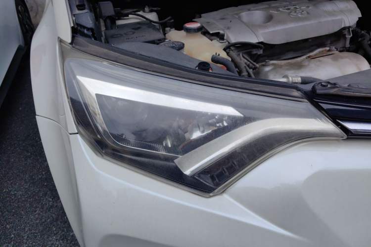 Used Toyota RAV4 2018 2.5L Automatic 4x4 Elite i Edition Right Front Headlight