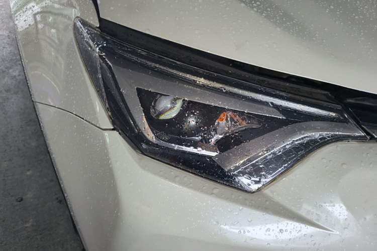 Used Toyota RAV4 2018 2.5L Automatic 4x4 Elite i Edition Right Front Headlight