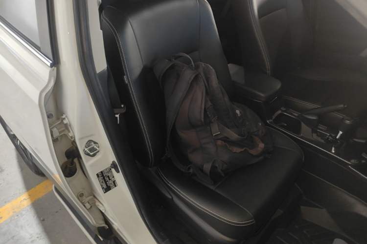 Used Toyota RAV4 2018 2.0L CVT Two-Wheel Drive Fashion X Edition Right Front Seat