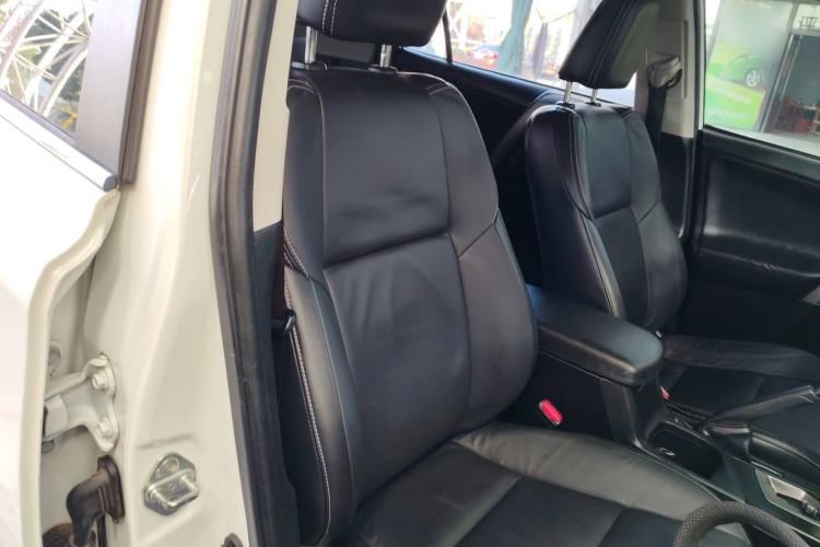 Used Toyota RAV4 2018 2.5L Automatic 4x4 Elite i Edition Right Front Seat