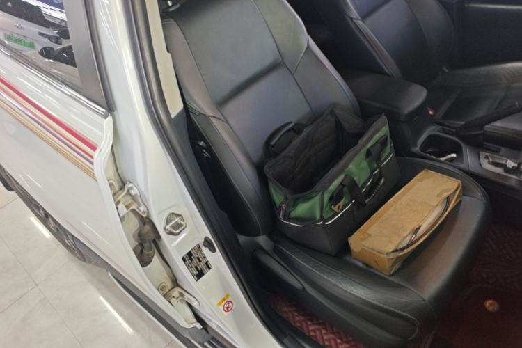 Used Toyota RAV4 2018 2.5L Automatic 4x4 Elite i Edition Right Front Seat