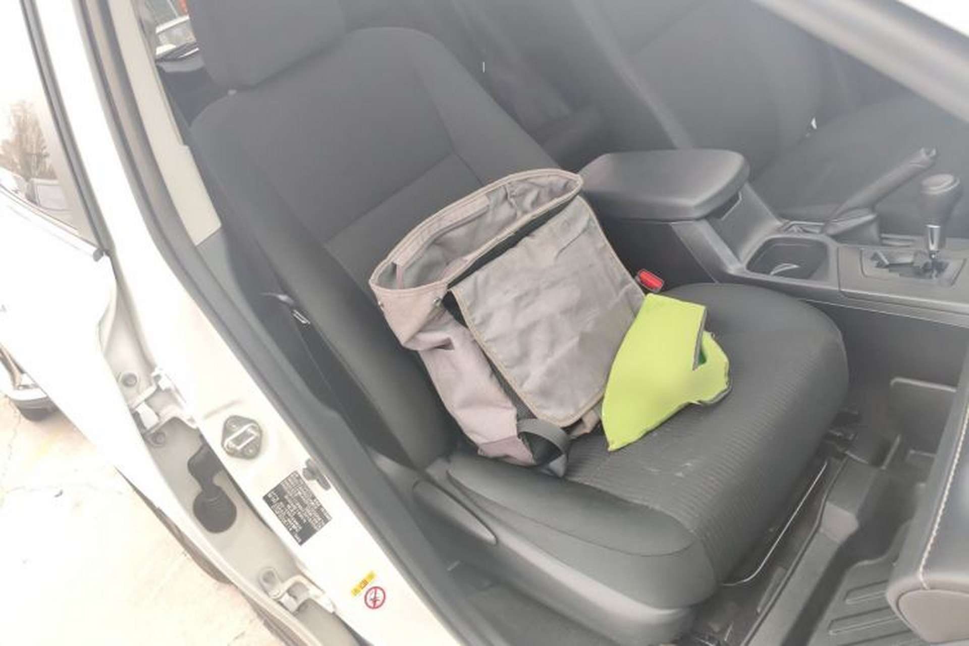 Used Toyota RAV4 2018 2.0L CVT Two-Wheel Drive Fashion X Edition Right Front Seat
