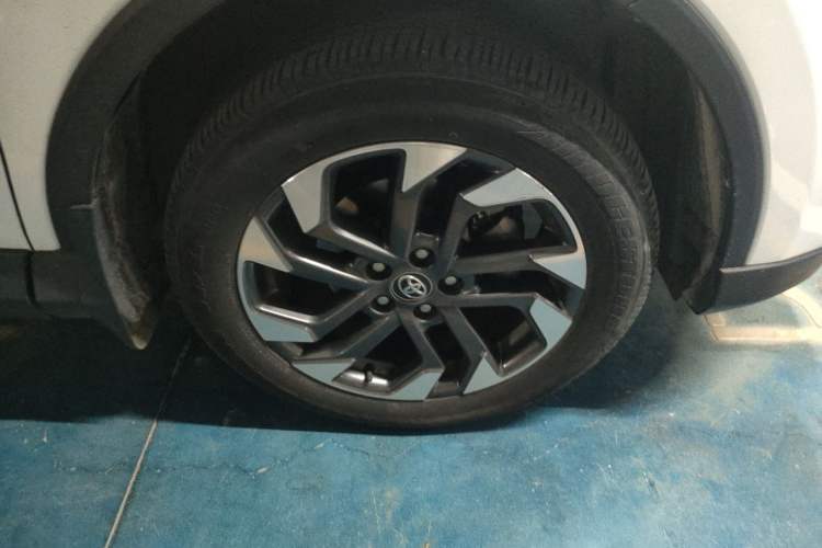 Used Toyota RAV4 2018 2.5L Automatic 4x4 Elite i Edition Right Front Wheel Hub