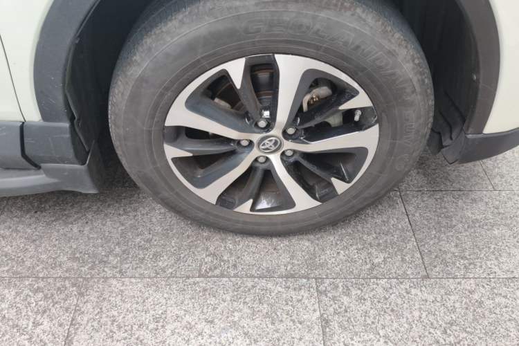 Used Toyota RAV4 2018 2.0L CVT Two-Wheel Drive Fashion X Edition Right Front Wheel Hub