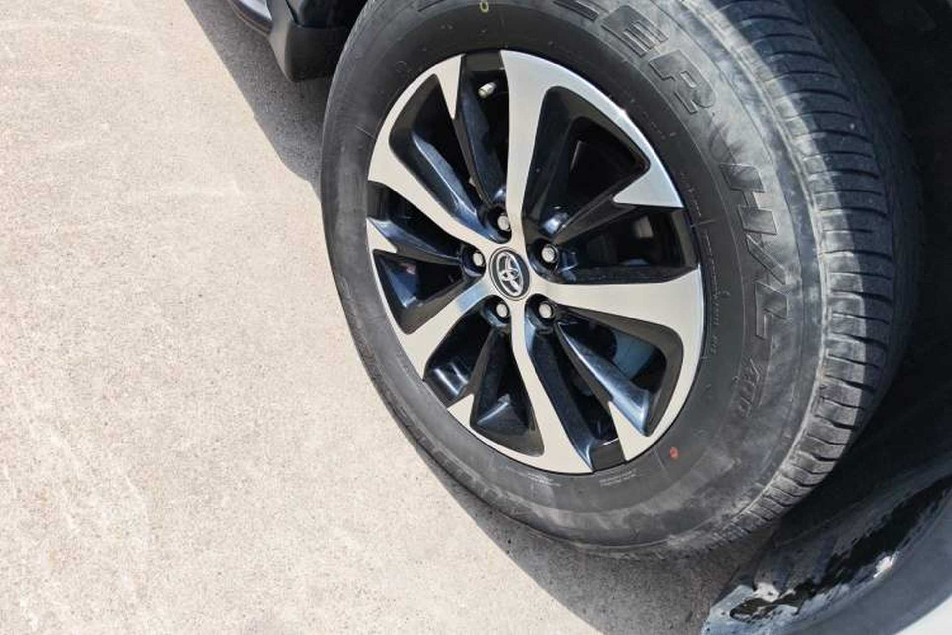 Used Toyota RAV4 2018 2.0L CVT Two-Wheel Drive Fashion X Edition Right Front Wheel Hub
