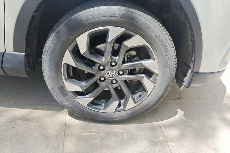 Used Toyota RAV4 2018 2.5L Automatic 4x4 Elite i Edition Right Front Wheel Hub
