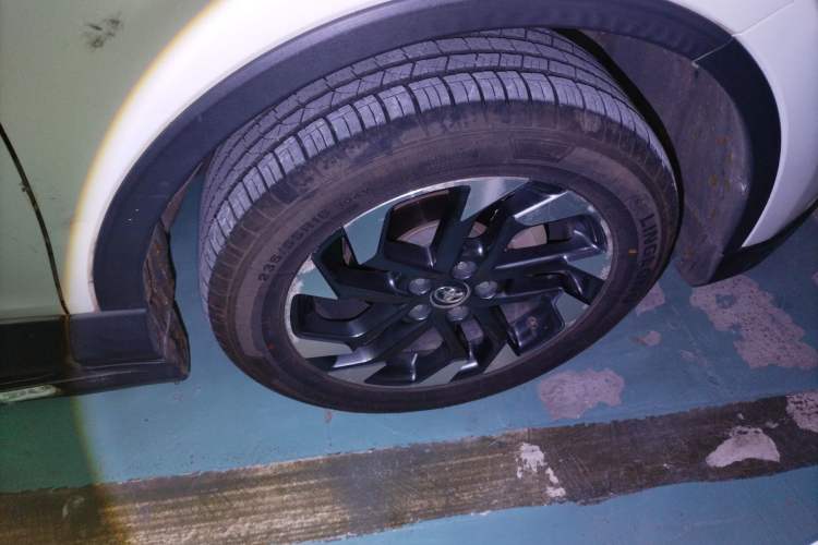 Used Toyota RAV4 2018 2.5L Automatic 4x4 Elite i Edition Right Front Wheel Hub