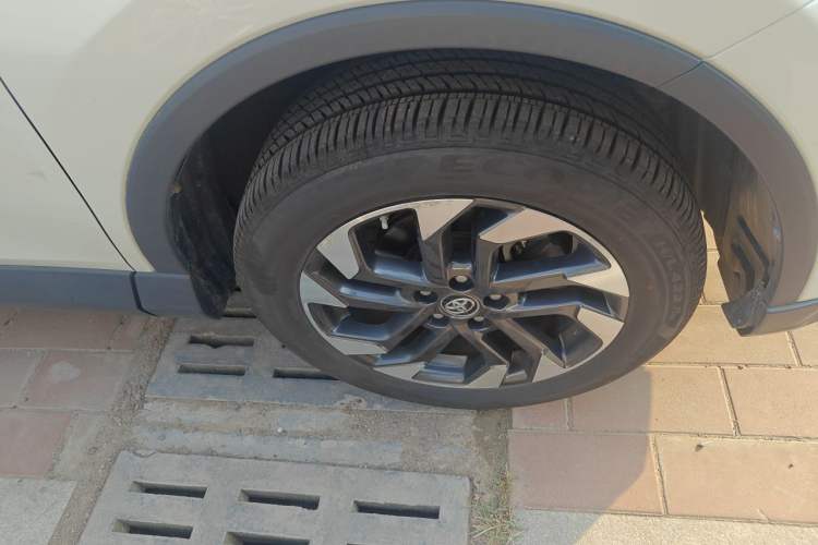 Used Toyota RAV4 2018 2.5L Automatic 4x4 Elite i Edition Right Front Wheel Hub