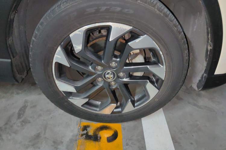 Used Toyota RAV4 2018 2.5L Automatic 4x4 Elite i Edition Right Front Wheel Hub