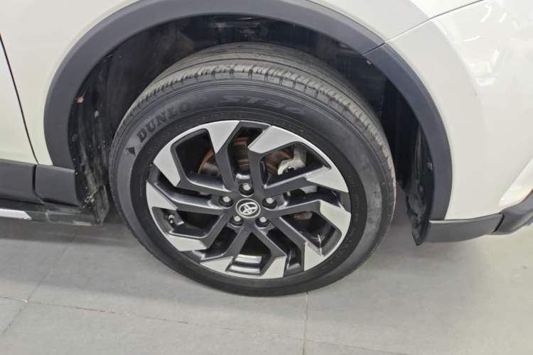 Used Toyota RAV4 2018 2.5L Automatic 4x4 Elite i Edition Right Front Wheel Hub