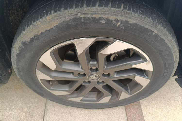Used Toyota RAV4 2018 2.5L Automatic 4x4 Elite i Edition Right Front Wheel Hub