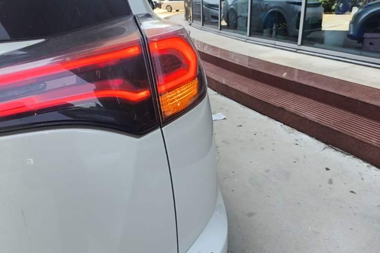Used Toyota RAV4 2018 2.5L Automatic 4x4 Elite i Edition Right Rear Taillight