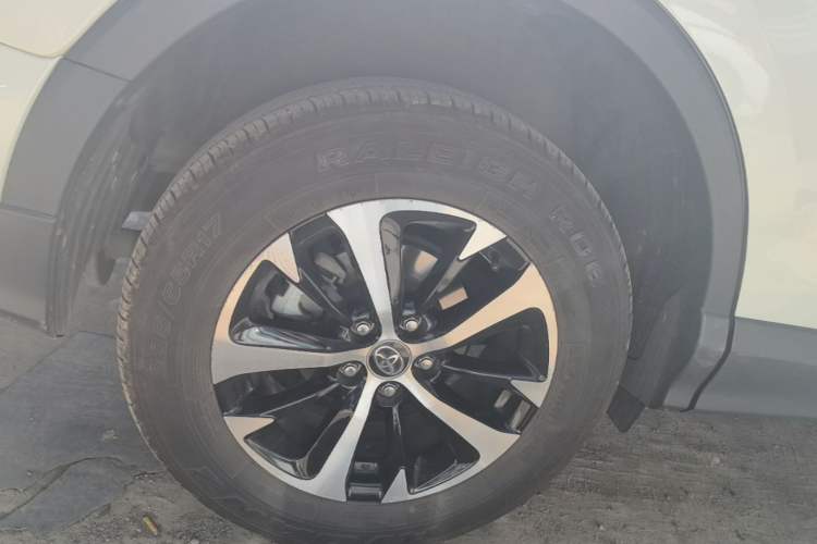 Used Toyota RAV4 2018 2.0L CVT Two-Wheel Drive Fashion X Edition Right Rear Wheel Hub
