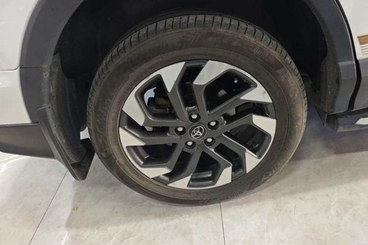 Used Toyota RAV4 2018 2.5L Automatic 4x4 Elite i Edition Right Rear Wheel Hub