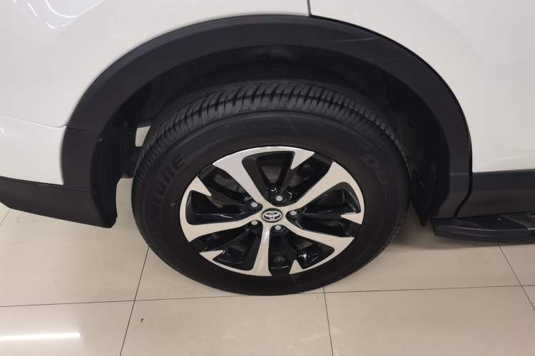 Used Toyota RAV4 2018 2.0L CVT Two-Wheel Drive Fashion X Edition Right Rear Wheel Hub