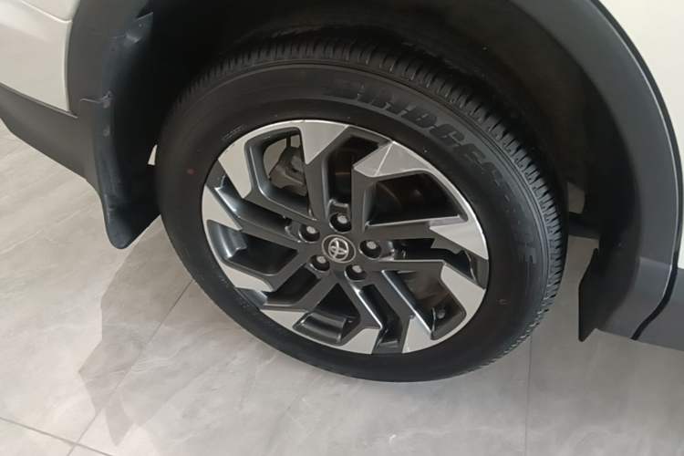 Used Toyota RAV4 2018 2.5L Automatic 4x4 Elite i Edition Right Rear Wheel Hub