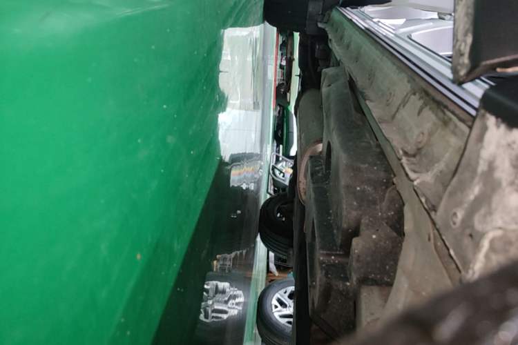 Used Toyota RAV4 2018 2.0L CVT Two-Wheel Drive Fashion X Edition Right Side Sill