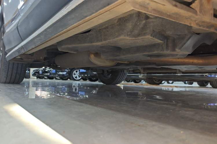 Used Toyota RAV4 2018 2.5L Automatic 4x4 Elite i Edition Right Side Sill
